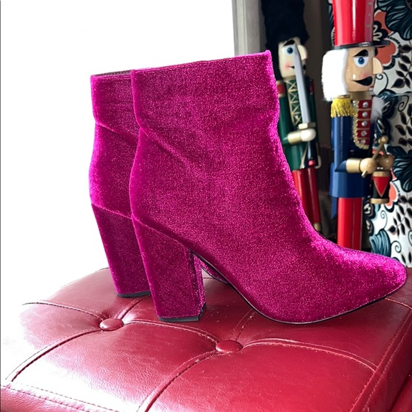 Shoe Dazzle Pink Ankle Booties with Sleek Design - Picture 2 of 4